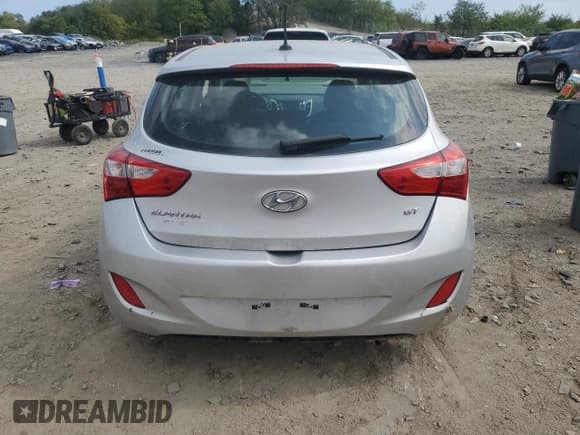 ✅ 2016 Hyundai Elantra • VIN: KMHD35LH6GU313978 • Лот: 81705395. Опубликован ранее на Copart с пробегом 120 722 миль. Бесплатный доступ к архиву аукционных продаж из США и подробный отчёт об истории автомобиля на DreamBid. Изображение 6.