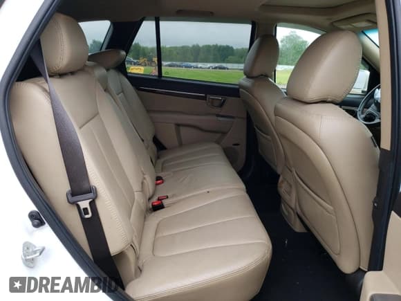 ✅ 2011 Hyundai Santa Fe Limited • VIN: 5XYZKDAG4BG089007 • Lot: 62738704. Listed on Copart with 198,677 mi. Free auction sales archive from the USA and detailed vehicle history report at DreamBid. Image 11.