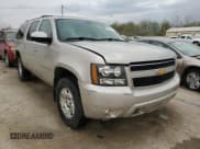 ✅ 2009 Chevrolet Suburban 1LT • VIN: 1GNFK26339R236515 • Lot: 53342815. Wystawiony na Copart z przebiegiem Nie podano. Bezpłatny archiwum sprzedaży aukcyjnych z USA i szczegółowy raport historii pojazdu na DreamBid. Zdjęcie 4.