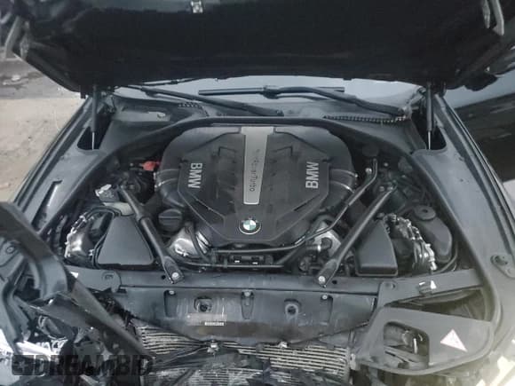 ✅ 2014 BMW 5 Series 550i xDrive • VIN: WBAKP9C50ED692757 • Lot: 83763785. Listed on Copart with 95,890 mi. Free auction sales archive from the USA and detailed vehicle history report at DreamBid. Image 11.