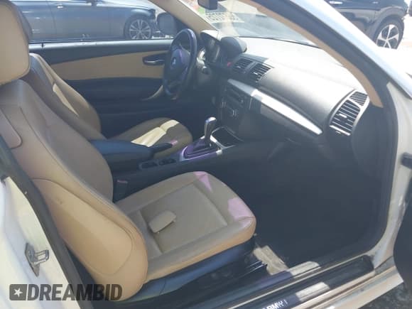 ✅ 2012 BMW 1 Series 128i • VIN: WBAUP7C58CVP23175 • Lot: 42331307. Wystawiony na IAAI z przebiegiem 141 149 mil. Bezpłatny archiwum sprzedaży aukcyjnych z USA i szczegółowy raport historii pojazdu na DreamBid. Zdjęcie 5.