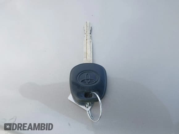 ✅ 2004 Toyota Camry LE • VIN: JTDBF30K240157853 • Лот: 43609826. Опубликован ранее на IAAI с пробегом 117 806 миль. Бесплатный доступ к архиву аукционных продаж из США и подробный отчёт об истории автомобиля на DreamBid. Изображение 11.