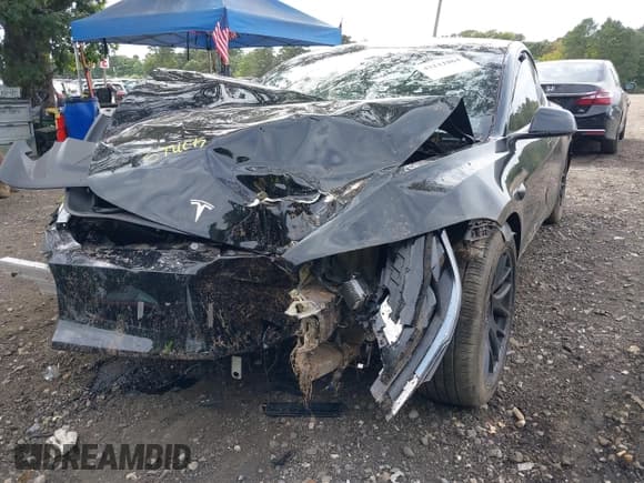 ✅ 2024 Tesla Model 3 • VIN: 5YJ3E1EA3RF746589 • Lot: 43211864. Wystawiony na IAAI z przebiegiem 11 116 mil. Bezpłatny archiwum sprzedaży aukcyjnych z USA i szczegółowy raport historii pojazdu na DreamBid. Zdjęcie 6.