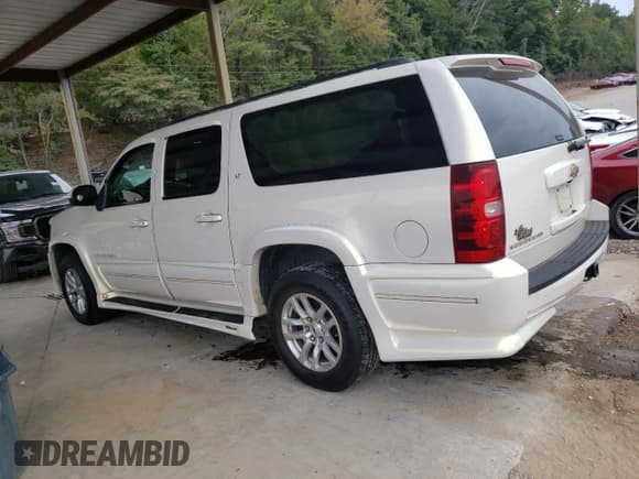 ✅ 2007 Chevrolet Suburban LT • VIN: 3GNFC16097G270307 • Lot: 70648294. Wystawiony na Copart z przebiegiem 218 283 mil. Bezpłatny archiwum sprzedaży aukcyjnych z USA i szczegółowy raport historii pojazdu na DreamBid. Zdjęcie 2.