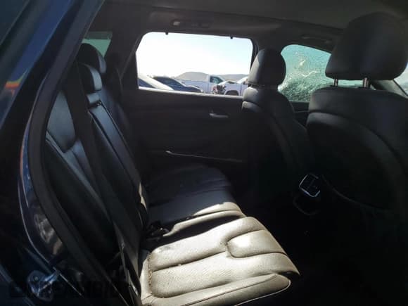 ✅ 2019 Hyundai Santa Fe Limited • VIN: 5NMS53AA6KH106393 • Lot: 56822944. Wystawiony na Copart z przebiegiem 79 881 mil. Bezpłatny archiwum sprzedaży aukcyjnych z USA i szczegółowy raport historii pojazdu na DreamBid. Zdjęcie 10.