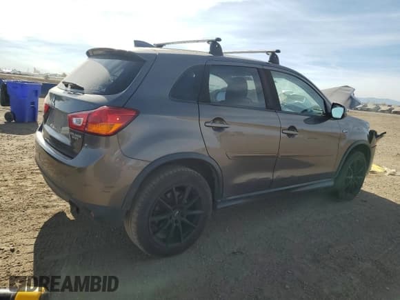 ✅ 2017 Mitsubishi Outlander ES • VIN: JA4AR3AU3HZ042905 • Lot: 92212345. Wystawiony na Copart z przebiegiem 156 568 mil. Bezpłatny archiwum sprzedaży aukcyjnych z USA i szczegółowy raport historii pojazdu na DreamBid. Zdjęcie 3.