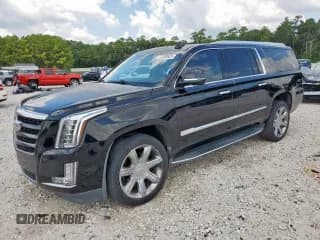 ✅ 2018 Cadillac Escalade ESV Premium Luxury • VIN: 1GYS3JKJ3JR185423 • Lot: 71369525. Wystawiony na Copart z przebiegiem 157 113 mil. Bezpłatny archiwum sprzedaży aukcyjnych z USA i szczegółowy raport historii pojazdu na DreamBid. Zdjęcie 1.