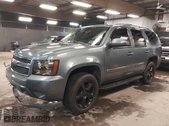 2008 Chevrolet Tahoe LTZ with VIN 1GNFK13038J237052, listed as a IAAI auction lot 43421055 with 189,242 mi miles and . Bid and sale history available at DreamBid. Image 2.
