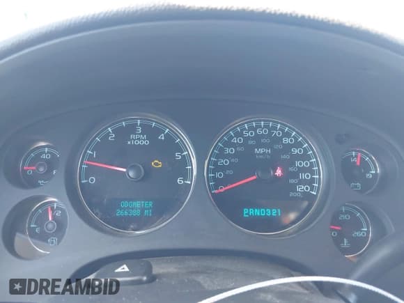 ✅ 2008 GMC Yukon SLT 4SA • VIN: 1GKFC13J38R135268 • Lot: 43620899. Listed on IAAI with 266,388 mi. Free auction sales archive from the USA and detailed vehicle history report at DreamBid. Image 7.