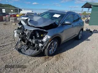 ✅ 2023 Buick Encore GX Essence • VIN: KL4MMGSL7PB104483 • Lot: 43415658. Wystawiony na IAAI z przebiegiem 22 103 mil. Bezpłatny archiwum sprzedaży aukcyjnych z USA i szczegółowy raport historii pojazdu na DreamBid. Zdjęcie 2.