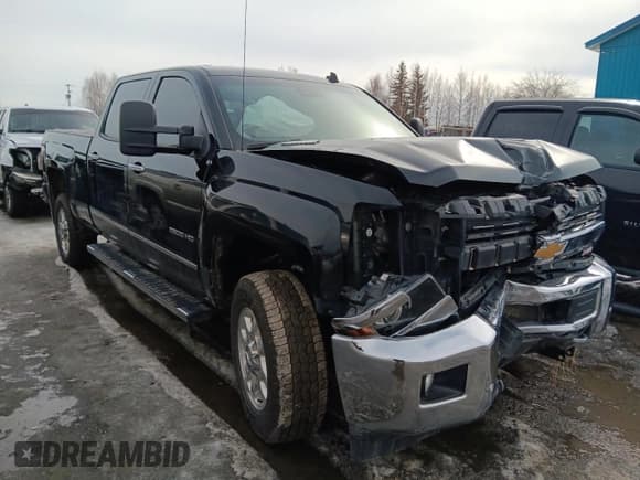 ✅ 2015 Chevrolet Silverado 2500HD LTZ • VIN: 1GC1KWE84FF180962 • Lot: 51786335. Wystawiony na Copart z przebiegiem 85 177 mil. Bezpłatny archiwum sprzedaży aukcyjnych z USA i szczegółowy raport historii pojazdu na DreamBid. Zdjęcie 4.