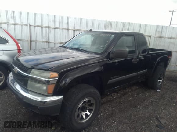 ✅ 2004 Chevrolet Colorado LS Z71 • VIN: 1GCDT196948105715 • Lot: 31924071. Listed on IAAI with 326 mi. Free auction sales archive from the USA and detailed vehicle history report at DreamBid. Image 2.
