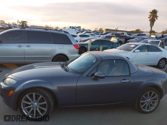 ✅ 2007 Mazda MX-5 Miata Grand Touring • VIN: JM1NC26F870126010 • Lot: 43847751. Listed on IAAI with 171,868 mi. Free auction sales archive from the USA and detailed vehicle history report at DreamBid. Image 14.