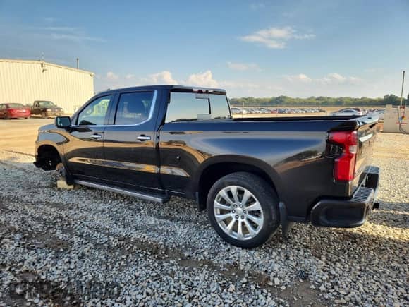 2020 Chevrolet Silverado 1500 High Country z VIN 1GCUYHET4LZ234878, wystawiony jako Copart lot #82046455 z przebiegiem 109 649 mil mil oraz Czysty tytuł • Clean title. Historia ofert i sprzedaży dostępna na DreamBid. Obrazek 2.