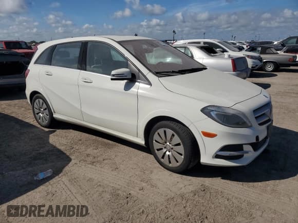 ✅ 2017 Mercedes-Benz B B 250e • VIN: WDDVP9AB4HJ014792 • Лот: 74793674. Опубликован ранее на Copart с пробегом Не указан. Бесплатный доступ к архиву аукционных продаж из США и подробный отчёт об истории автомобиля на DreamBid. Изображение 4.