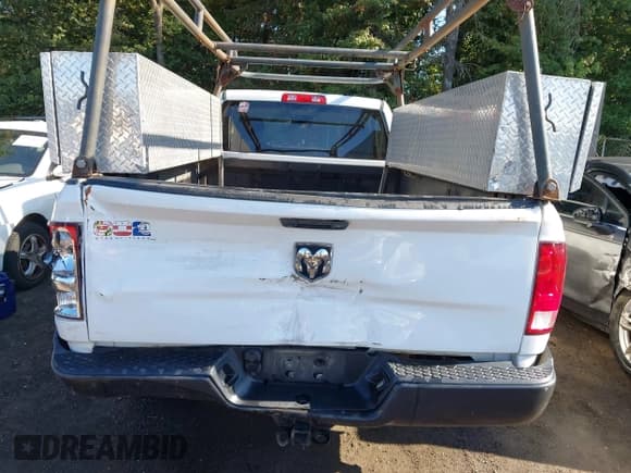 ✅ 2018 Ram 1500 Tradesman • VIN: 3C6JR6DG2JG250882 • Лот: 42892802. Опубликован ранее на IAAI с пробегом 281 725 миль. Бесплатный доступ к архиву аукционных продаж из США и подробный отчёт об истории автомобиля на DreamBid. Изображение 16.