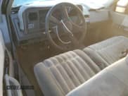 ✅ 1992 GMC Sierra 2500 • VIN: 2GTGK29K5N1524944 • Lot: 75179194. Wystawiony na Copart z przebiegiem 174 844 mil. Bezpłatny archiwum sprzedaży aukcyjnych z USA i szczegółowy raport historii pojazdu na DreamBid. Zdjęcie 8.