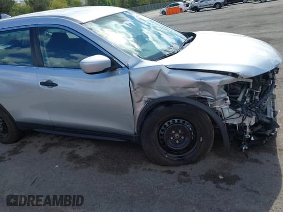 ✅ 2018 Nissan Rogue SV • VIN: KNMAT2MT6JP540232 • Lot: 43459291. Wystawiony na IAAI z przebiegiem 45 451 mil. Bezpłatny archiwum sprzedaży aukcyjnych z USA i szczegółowy raport historii pojazdu na DreamBid. Zdjęcie 18.