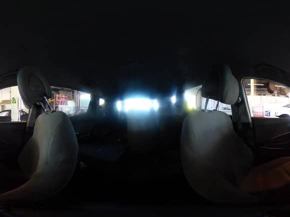 2015 Hyundai Santa Fe z VIN 5XYZTDLB4FG294735, wystawiony jako IAAI lot #43230960 z przebiegiem 169 342 mil mil oraz . Historia ofert i sprzedaży dostępna na DreamBid. Obrazek 19.