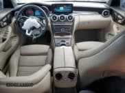 ✅ 2019 Mercedes-Benz C 300 • VIN: WDDWK8DB6KF827909 • Lot: 51114875. Wystawiony na Copart z przebiegiem 55 903 mil. Bezpłatny archiwum sprzedaży aukcyjnych z USA i szczegółowy raport historii pojazdu na DreamBid. Zdjęcie 8.