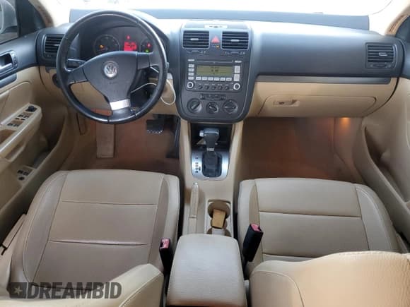 ✅ 2008 Volkswagen Jetta SE • VIN: 3VWRM71K78M117052 • Lot: 92728515. Listed on Copart with 148,658 mi. Free auction sales archive from the USA and detailed vehicle history report at DreamBid. Image 8.