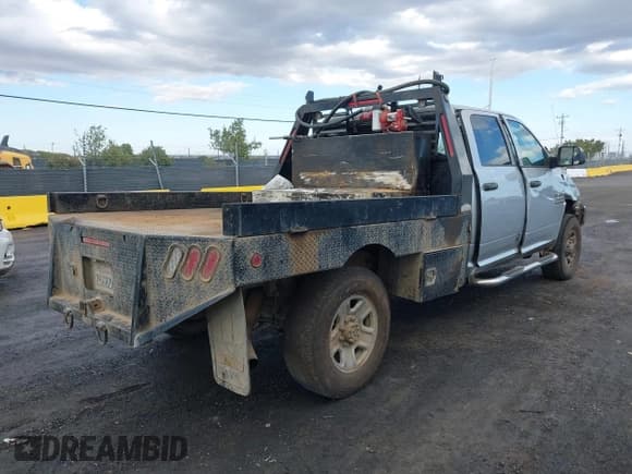 ✅ 2015 Ram 2500 Tradesman • VIN: 3C6UR5HL2FG548208 • Lot: 40566236. Wystawiony na IAAI z przebiegiem 177 580 mil. Bezpłatny archiwum sprzedaży aukcyjnych z USA i szczegółowy raport historii pojazdu na DreamBid. Zdjęcie 4.
