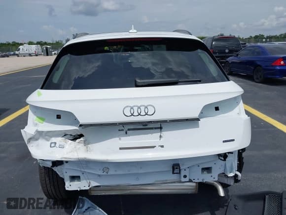 ✅ 2025 Audi Q5 Premium • VIN: WA1ABAFY3S2050913 • Lot: 42403495. Wystawiony na IAAI z przebiegiem 1 673 mil. Bezpłatny archiwum sprzedaży aukcyjnych z USA i szczegółowy raport historii pojazdu na DreamBid. Zdjęcie 17.