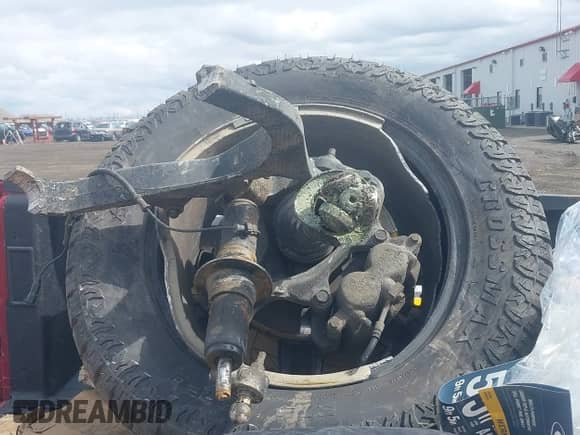 2010 Dodge 1500 Sport z VIN 1D7RV1CT1AS210154, wystawiony jako IAAI lot #41949799 z przebiegiem 147 783 mil mil oraz . Historia ofert i sprzedaży dostępna na DreamBid. Obrazek 12.