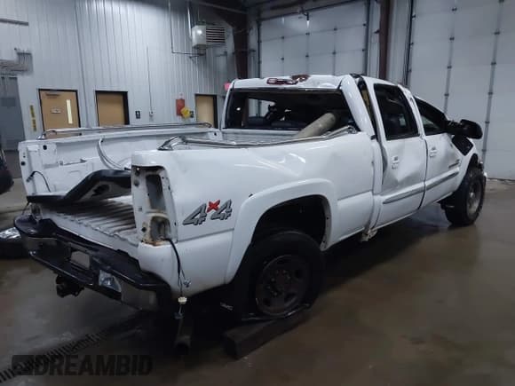 ✅ 2005 GMC Sierra 2500HD SLT • VIN: 1GTHK23215F964231 • Lot: 42156846. Wystawiony na IAAI z przebiegiem Nie podano. Bezpłatny archiwum sprzedaży aukcyjnych z USA i szczegółowy raport historii pojazdu na DreamBid. Zdjęcie 4.