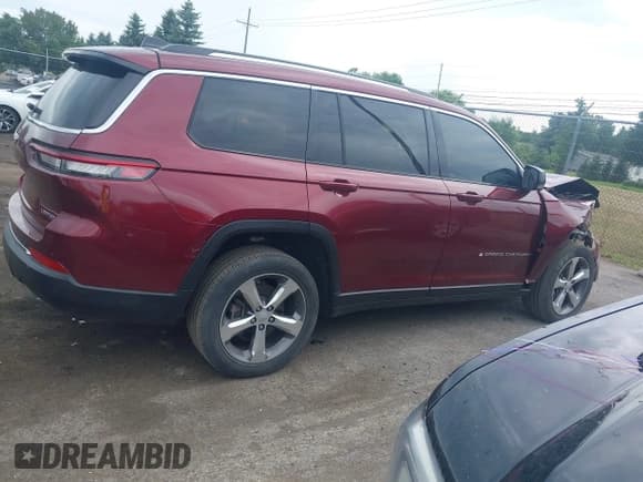 ✅ 2022 Jeep Grand Cherokee Limited • VIN: 1C4RJKBG3N8504867 • Lot: 42802360. Listed on IAAI with 29,702 mi. Free auction sales archive from the USA and detailed vehicle history report at DreamBid. Image 13.