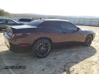 ✅ 2022 Dodge Challenger R/T Scat Pack Widebody • VIN: 2C3CDZFJ7NH238215 • Lot: 42719624. Wystawiony na Copart z przebiegiem 33 977 mil. Bezpłatny archiwum sprzedaży aukcyjnych z USA i szczegółowy raport historii pojazdu na DreamBid. Zdjęcie 3.