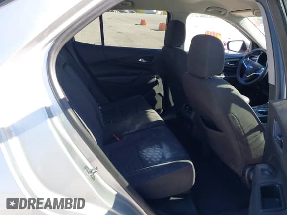 ✅ 2020 Chevrolet Equinox LT • VIN: 3GNAXKEV6LS515704 • Lot: 43634915. Wystawiony na IAAI z przebiegiem 117 672 mil. Bezpłatny archiwum sprzedaży aukcyjnych z USA i szczegółowy raport historii pojazdu na DreamBid. Zdjęcie 8.