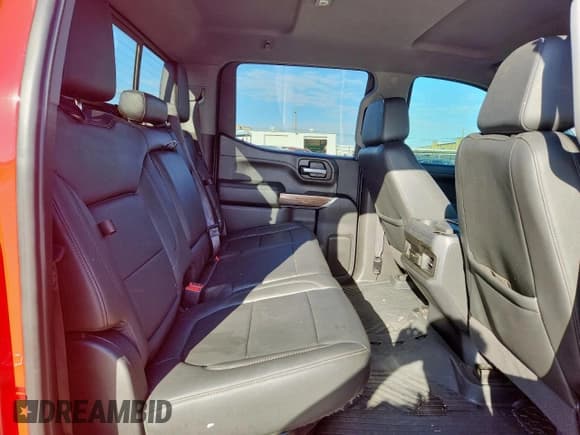 ✅ 2021 Chevrolet Silverado 1500 RST • VIN: 3GCUYEED7MG334370 • Lot: 82271005. Wystawiony na Copart z przebiegiem 85 017 mil. Bezpłatny archiwum sprzedaży aukcyjnych z USA i szczegółowy raport historii pojazdu na DreamBid. Zdjęcie 10.