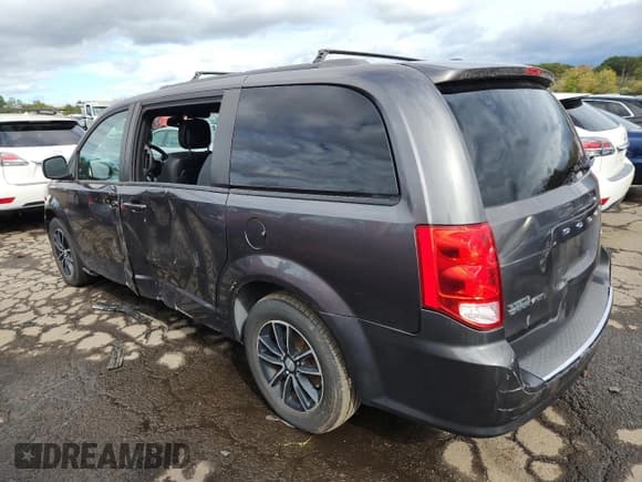 ✅ 2018 Dodge Grand Caravan GT • VIN: 2C4RDGEG7JR361050 • Лот: 84882055. Опубликован ранее на Copart с пробегом 130 805 миль. Бесплатный доступ к архиву аукционных продаж из США и подробный отчёт об истории автомобиля на DreamBid. Изображение 2.