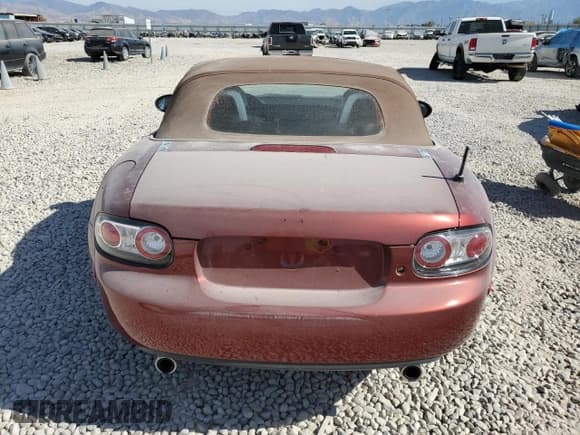 ✅ 2008 Mazda MX-5 Miata Grand Touring • VIN: JM1NC25F180141015 • Lot: 75513084. Listed on Copart with 39,387 mi. Free auction sales archive from the USA and detailed vehicle history report at DreamBid. Image 6.