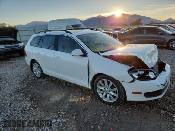 ✅ 2013 Volkswagen Jetta TDI w/Sunroof & Nav • VIN: 3VWPL7AJ6DM685434 • Lot: 90994775. Wystawiony na Copart z przebiegiem Nie podano. Bezpłatny archiwum sprzedaży aukcyjnych z USA i szczegółowy raport historii pojazdu na DreamBid. Zdjęcie 4.