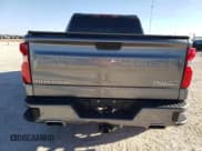 ✅ 2020 Chevrolet Silverado 1500 High Country • VIN: 3GCPWFED2LG400749 • Lot: 85888304. Wystawiony na Copart z przebiegiem 86 773 mil. Bezpłatny archiwum sprzedaży aukcyjnych z USA i szczegółowy raport historii pojazdu na DreamBid. Zdjęcie 6.