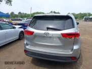 ✅ 2017 Toyota Highlander XLE • VIN: 5TDJZRFH3HS512047 • Lot: 42446645. Listed on IAAI with 197,561 mi. Free auction sales archive from the USA and detailed vehicle history report at DreamBid. Image 16.