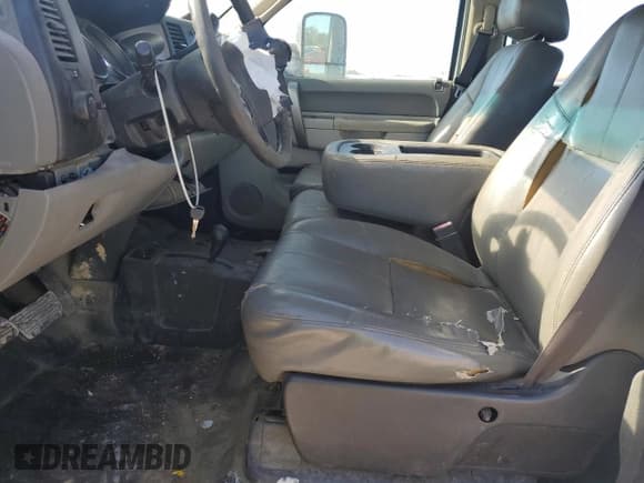 ✅ 2014 Chevrolet Silverado 2500HD Work Truck • VIN: 1GC1KVC84EF139078 • Lot: 86318785. Wystawiony na Copart z przebiegiem 155 971 mil. Bezpłatny archiwum sprzedaży aukcyjnych z USA i szczegółowy raport historii pojazdu na DreamBid. Zdjęcie 7.