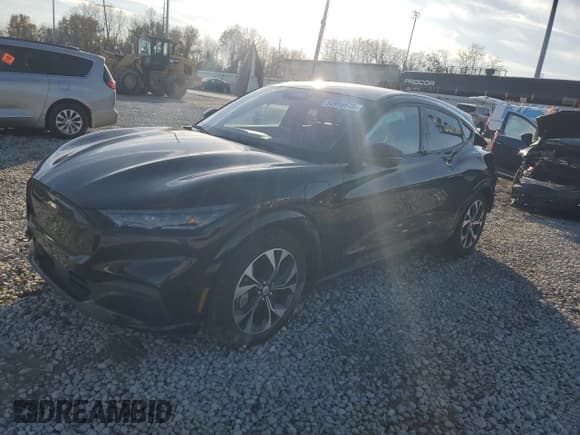 ✅ 2022 Ford Mustang Mach-E Premium • VIN: 3FMTK3RM2NMA26081 • Lot: 92919675. Listed on Copart with 51,448 mi. Free auction sales archive from the USA and detailed vehicle history report at DreamBid. Image 1.