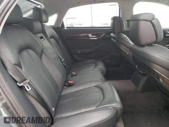 ✅ 2015 Audi A8 3.0L TDI • VIN: WAU3MAFD6FN032705 • Лот: 45220044. Опубликован ранее на Copart с пробегом 66 171 миль. Бесплатный доступ к архиву аукционных продаж из США и подробный отчёт об истории автомобиля на DreamBid. Изображение 11.