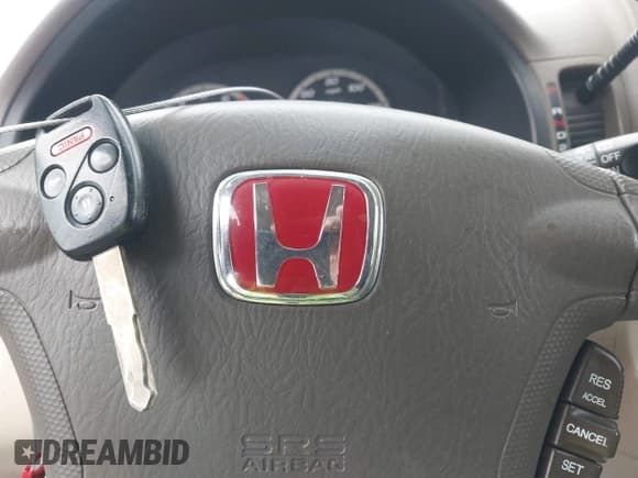 ✅ 2005 Honda CR-V LX • VIN: JHLRD68515C021172 • Lot: 43715932. Listed on IAAI with 193,609 mi. Free auction sales archive from the USA and detailed vehicle history report at DreamBid. Image 11.