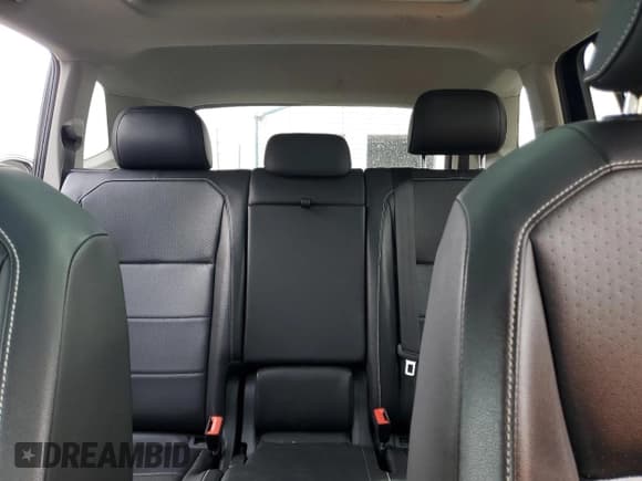 ✅ 2021 Volkswagen Tiguan SE • VIN: 3VV2B7AX4MM139074 • Lot: 84018985. Wystawiony na Copart z przebiegiem 99 059 mil. Bezpłatny archiwum sprzedaży aukcyjnych z USA i szczegółowy raport historii pojazdu na DreamBid. Zdjęcie 10.