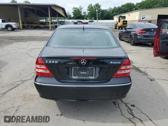 ✅ 2005 Mercedes-Benz C 240 • VIN: WDBRF81J25F567146 • Лот: 63286655. Опубликован ранее на Copart с пробегом 126 987 миль. Бесплатный доступ к архиву аукционных продаж из США и подробный отчёт об истории автомобиля на DreamBid. Изображение 6.