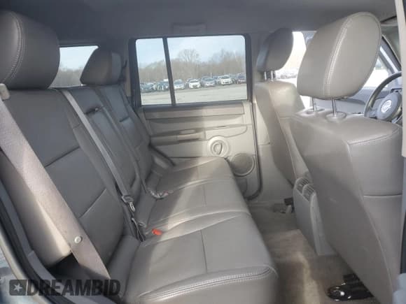 ✅ 2007 Jeep Commander Sport • VIN: 1J8HH48K07C587326 • Lot: 45929575. Listed on Copart with 220,018 mi. Free auction sales archive from the USA and detailed vehicle history report at DreamBid. Image 11.