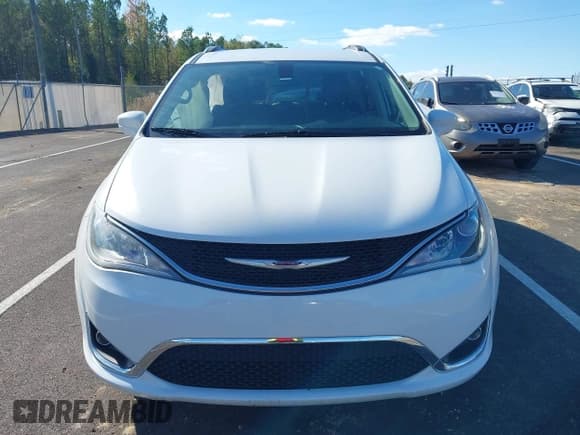 ✅ 2020 Chrysler Pacifica Touring L • VIN: 2C4RC1BG7LR280153 • Лот: 43568186. Опубликован ранее на IAAI с пробегом Не указан. Бесплатный доступ к архиву аукционных продаж из США и подробный отчёт об истории автомобиля на DreamBid. Изображение 12.