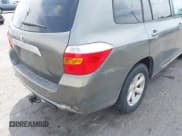 ✅ 2010 Toyota Highlander • VIN: 5TDZA3EHXAS003653 • Lot: 42858648. Listed on IAAI with 236,255 mi. Free auction sales archive from the USA and detailed vehicle history report at DreamBid. Image 6.