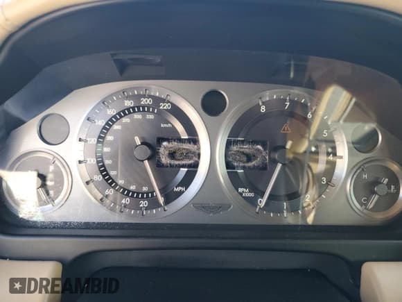 ✅ 2005 Aston Martin DB9 • VIN: SCFAD02A55GB03240 • Лот: 73351594. Опубликован ранее на Copart с пробегом Не указан. Бесплатный доступ к архиву аукционных продаж из США и подробный отчёт об истории автомобиля на DreamBid. Изображение 9.