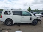 ✅ 2011 Nissan Armada Platinum • VIN: 5N1BA0NF1BN603981 • Lot: 42518673. Wystawiony na IAAI z przebiegiem 216 109 mil. Bezpłatny archiwum sprzedaży aukcyjnych z USA i szczegółowy raport historii pojazdu na DreamBid. Zdjęcie 13.