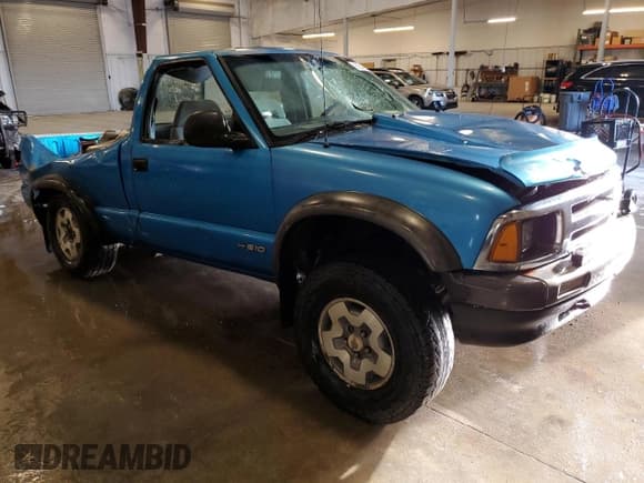 ✅ 1994 Chevrolet S-10 • VIN: 1GCCT14WXR8201833 • Lot: 80542975. Listed on Copart with 228,936 mi. Free auction sales archive from the USA and detailed vehicle history report at DreamBid. Image 4.